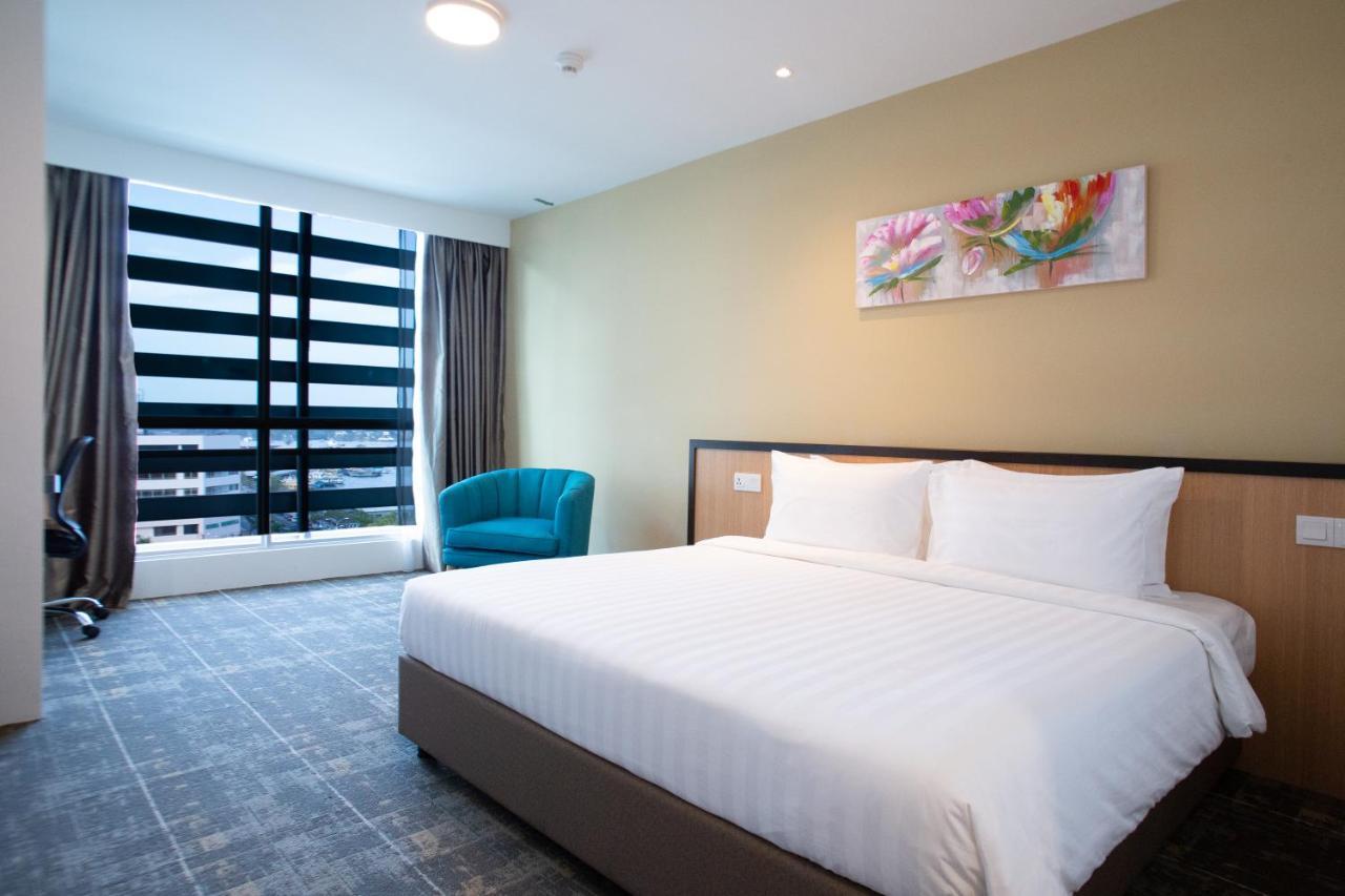 Hotel 7 Suria Kota Kinabalu Zewnętrze zdjęcie
